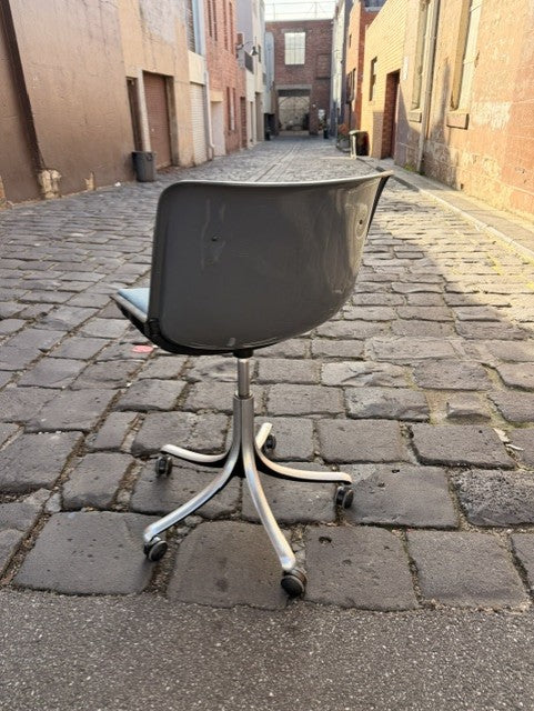 Osvaldo Borani for Tecno Modus Chair in Mid Blue