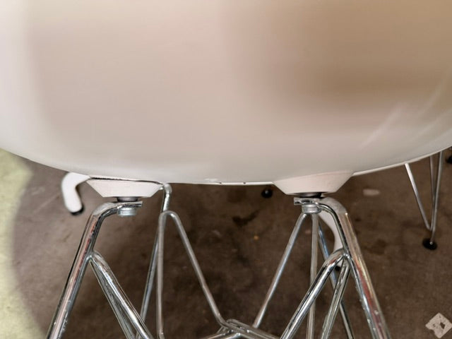 Eames Eiffel Chair in White