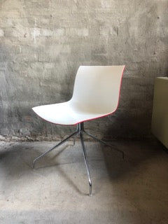 The Contrast Arper Stylecraft Swivel Chair