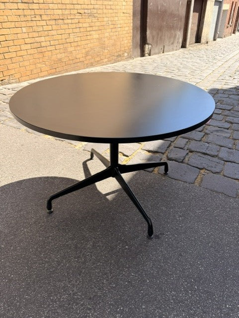 Segmented all black aluminium base table by Charles & Ray Eames for Herman Miller