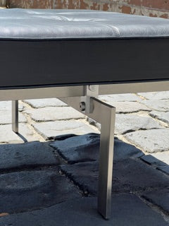 Classic Leather Gallery Bench - Le Corbusier Style