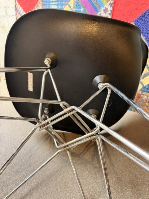 Herman Miller Eames DSR Dining Chair