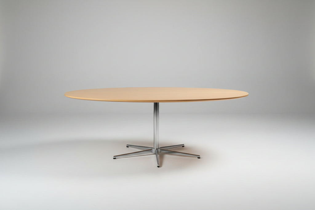 Piet Hein & Arne Jacobsen Fritz Hansen Round Table