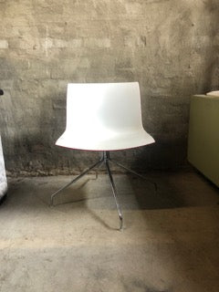 The Contrast Arper Stylecraft Swivel Chair