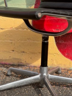 Charles & Ray Eames Aluminium Group Chair ICF