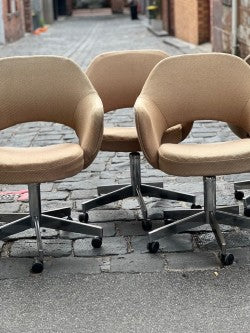 Set of Original Knoll Saarinen Executive Swivel Armchair