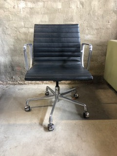 Original Eames Aluminum Group EA335 Task Chair