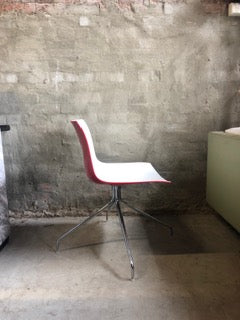 The Contrast Arper Stylecraft Swivel Chair
