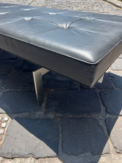 Classic Leather Gallery Bench - Le Corbusier Style