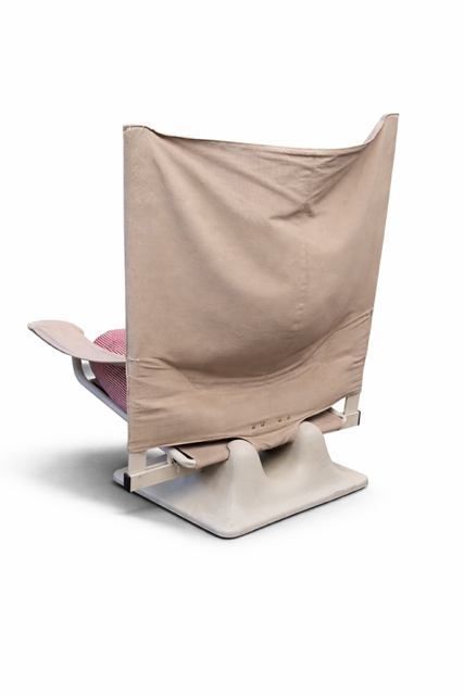 The AEO Chair was designed in 1971 by Paolo Deganello for Archizoom Associati and produced by Cassina
