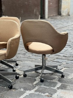 Set of Original Knoll Saarinen Executive Swivel Armchair