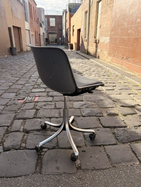 Osvaldo Borsani for Tecno Modus Chair in Grey