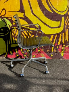 Original Eames Aluminum Group EA335 Task Chair