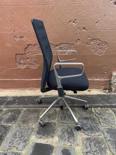 The Vitra ID Desk Chair with Arms