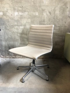 The Eames Aluminium Group Side Chair