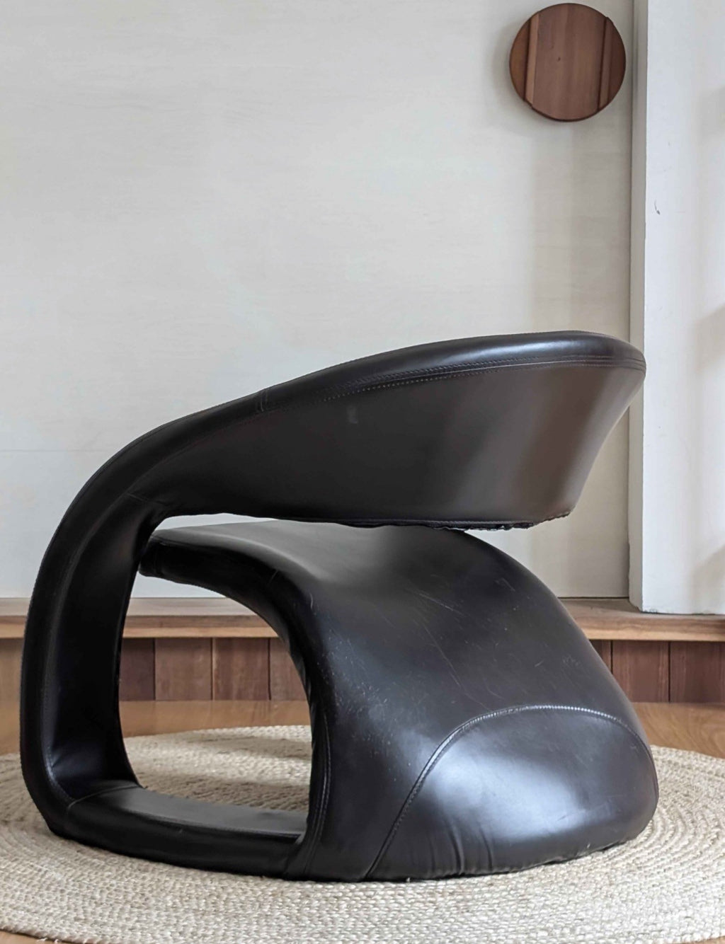 Iconic Postmodern Jaymar Tongue Chair