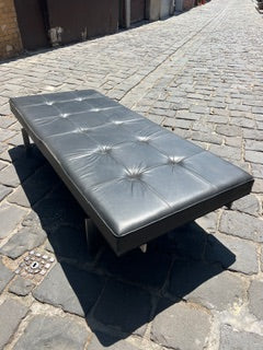Classic Leather Gallery Bench - Le Corbusier Style