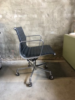 Original Eames Aluminum Group EA335 Task Chair