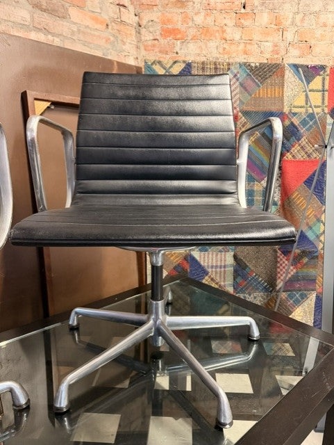 Herman Miller Aluminium Group Side Chair