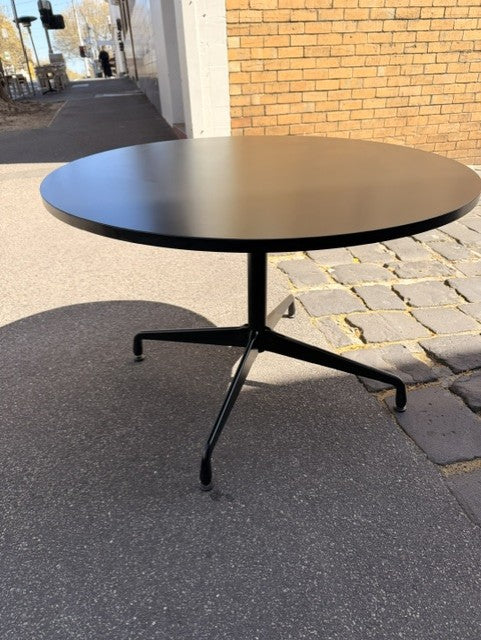 Segmented all black aluminium base table by Charles & Ray Eames for Herman Miller