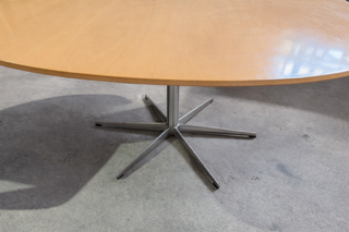 Piet Hein & Arne Jacobsen Fritz Hansen Round Table