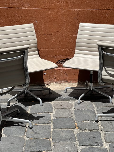 The Eames Aluminium Group Side Chair