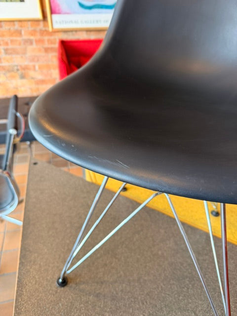 Eames Eiffel Chair in Black