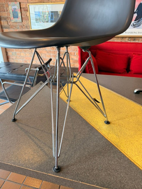 Eames Eiffel Chair in Black