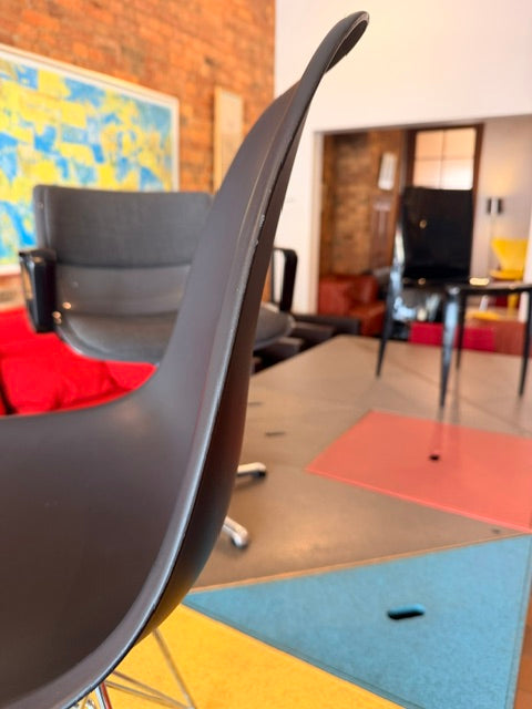 Eames Eiffel Chair in Black