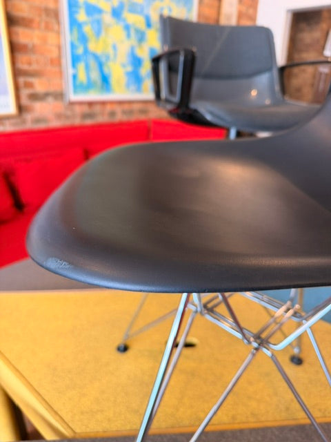 Eames Eiffel Chair in Black