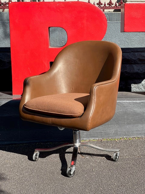 Nicos Zographos “Alpha” Bucket Chair