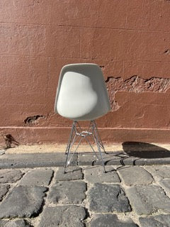 Eames Eiffel Chair in White