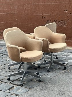 Set of Original Knoll Saarinen Executive Swivel Armchair