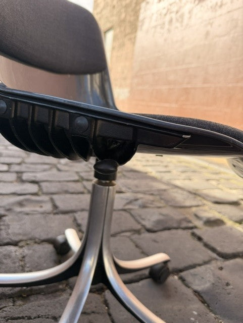 Osvaldo Borsani for Tecno Modus Chair in Grey