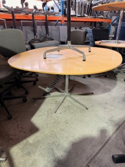 Piet Hein & Arne Jacobsen Fritz Hansen Round Table