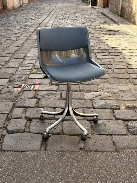 Osvaldo Borani for Tecno Modus Chair in Mid Blue