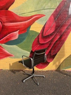 Charles & Ray Eames Aluminium Group Chair ICF