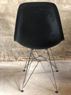 Eames Eiffel Chair in Black
