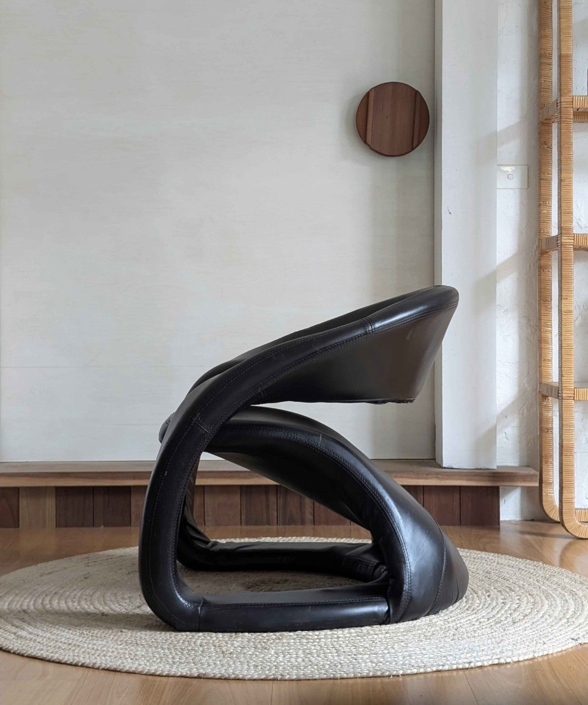 Iconic Postmodern Jaymar Tongue Chair