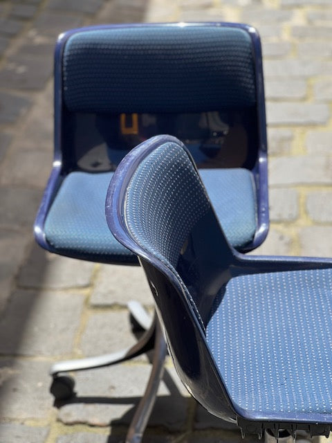 Mid Century Tecno Spa Modus Caster Chair in Navy by Osvaldo Borsani. 1960’