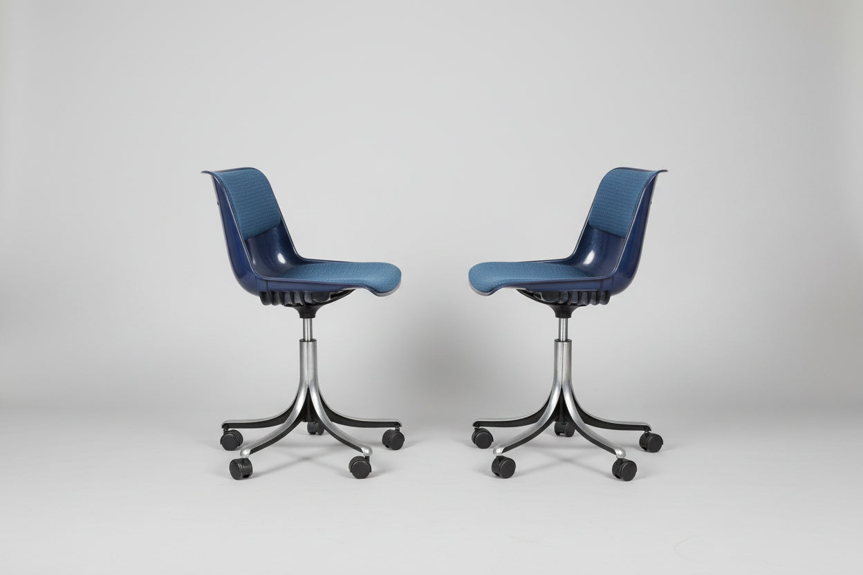 Mid Century Tecno Spa Modus Caster Chair in Navy by Osvaldo Borsani. 1960’